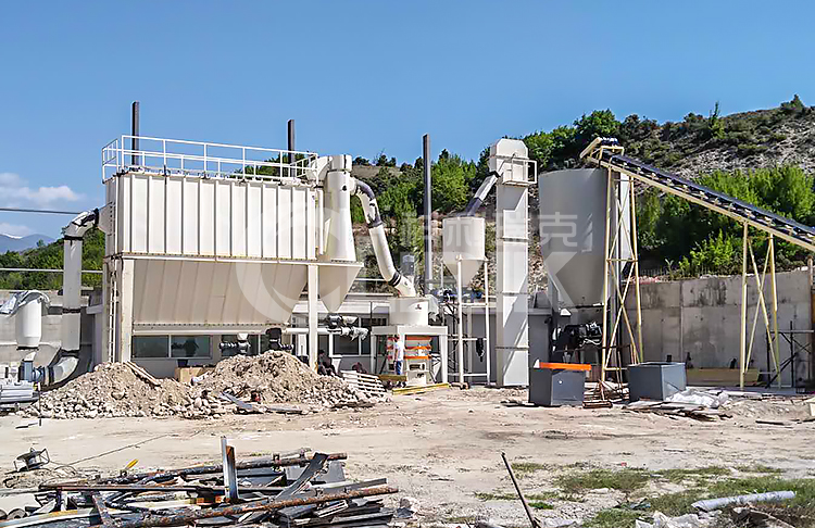 河北石家莊石方解石雷蒙磨粉機現場